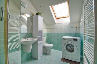 Na predaj dva byty, garáž, dvor, terasa, centrum mesta Veľký - 17