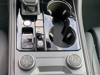 Volkswagen Touareg 3.0 V6 TDI Elegance 4Motion DPH - 17