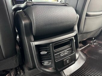 Dodge RAM 1500 Laramie Crew Cab 4x4 - 17