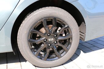 Kia Ceed SW 1.5 T-GDi Gold A/T + Navi - 17