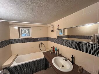 🏡 Predám útulný rodinný dom s výbornou polohou - 17