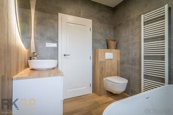 Moderný rodinný dom v krásnej lokalite pod Tatrami - 17