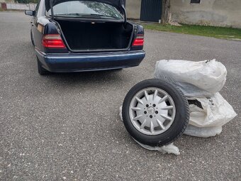 Predám Mercedes Benz E320i 4-Matic automat - 17