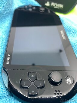 PS VITA PCH-2016 - LCD displej +8gb karta - 17