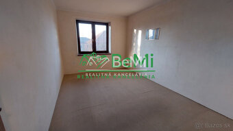 Na predaj rodinný dom s veľkým pozemkom v obci Práznovce - 17