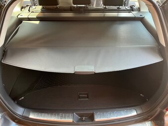 Toyota Avensis combi 2.2 D4D, r. v. 2007, 110kW - 17