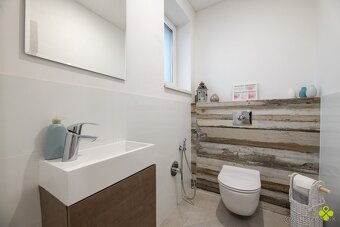 Novostavba rodinného domu v Bojniciach s nadštandardnými pri - 17