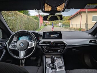 BMW 540i xDrive - 17