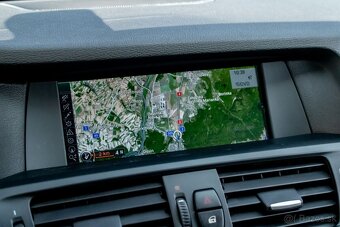 BMW X3 35d/ 360 stup. kamera - 17