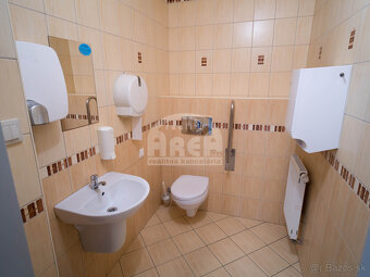 Komerčná budova v širšom centre mesta Vranov nad Topľou - 17