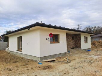 VILLA PARK HUMENNÉ – MODERNÉ BUNGALOVY S NADŠTANDARDNÝM PREV - 17