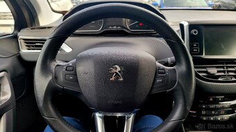 Peugeot 2008 1.2 PureTech Style  benzín - 17