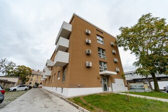 Na prenájom 2 izbový byt na Šoltésovej ulici v Košiciach - 17