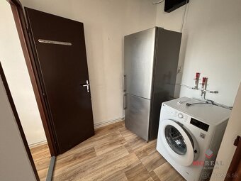 3 izbový byt  balkónom a garážou  Topoľčany- Mravenisko  / P - 17