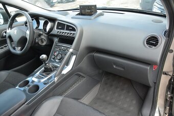 Peugeot 3008 1.60 Hdi, SR pôvod 1 majiteľ - 17