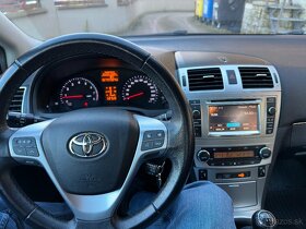 Toyota Avensis 1.8 Benzín rok 2013 - 17