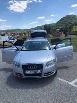 Audi A4 8E - 17