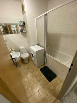 Poschodový tehlový byt v kľudnej lokalite. - 17