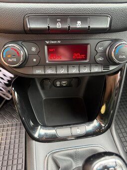 Kia Ceed Combi SW 1.6 CRDI 100Kw GT- LINE - 17