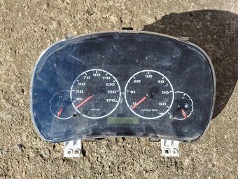 Prístrojový panel, budíky, tachometer. - 17