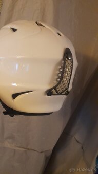 Značkové lyže 60eur/kus, zimné bundy 20eur, Uvex prilba 30eu - 17