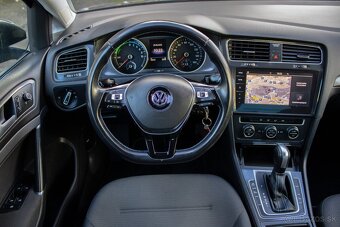 Volkswagen Golf e - 17