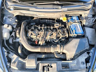Volvo C70 D5 – spoľahlivý kabriolet s výkonným motorom - 17