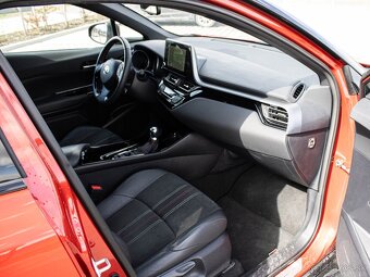 Toyota C-HR 1.8 Hybrid Executive GR SPORT - 17