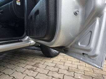 Jeep Cherokee 2,5CRD SPORT // MANUAL // BEZ KOROZIE / - 17