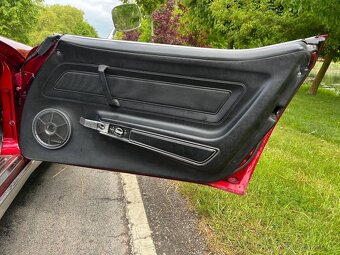 Chevrolet Corvette 1973 – klasický americký kabriolet s V8 - 17