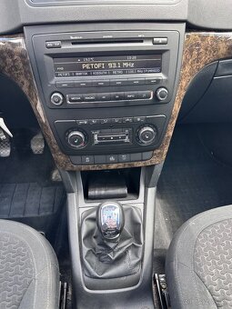 Škoda Yeti 2.0 TDI 4x4 PANO XENON - 17