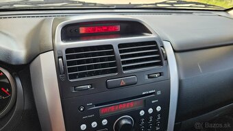 Suzuki Grand Vitara 1.9 DDiS - 17