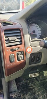 Mitsubishi Pajero - 17