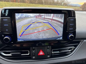 hyundai i30 cw combi 1,6 crdi nafta r.v. 9/2020 - 17
