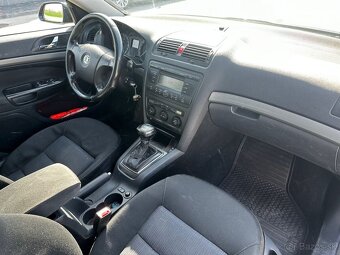 Škoda Octavia Combi 2.0TDI - 17