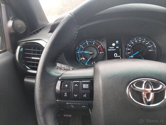 Toyota Hilux DC 2.8 I D-4D Invincible 4x4 A/T odpočet DPH - 17