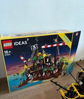 LEGO IDEAS 21322 2x - 17