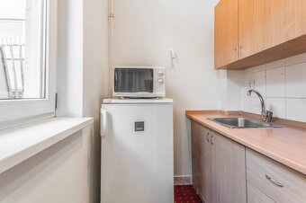 Babony TRE Kancelársky priestor/Apartmán na Nám. M. Benku, B - 17