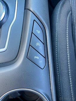 Mondeo 2,0 190k,4x4,AUT,2019,1.MAJ,DPH,TOP stav - 17