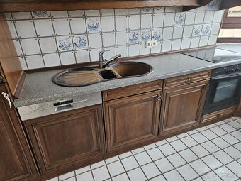 Masívna kuchynská linka z Nemecka so spotrebičmi - 17
