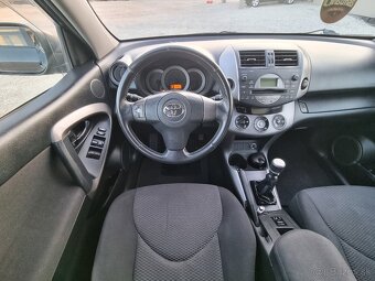 TOYOTA RAV4  2,2D4D  4x4 - 17