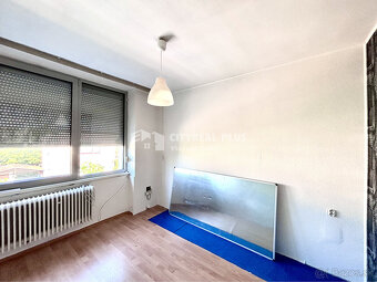 Ponúkame Vám na predaj 7 izbový rodinný dom v tichej a lukra - 17