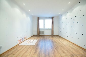 Veľký 3-izb. byt na A.KUBINU v Trnave, 82,5 m2, balkón - 17