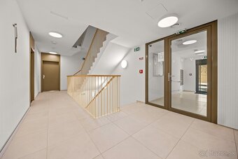 Na prenájom zariadený 2,5 izb. byt s balk. vo VYDRICI - 17