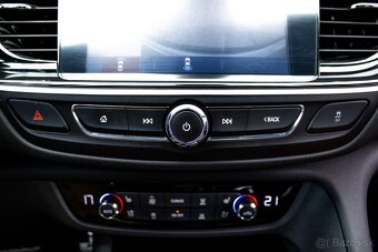 Opel Insignia 2.0 Turbo Innovation 4x4 AT8 - 17