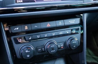 Seat Leon ST Cupra / 221 kW / A/T 7 / 2018 - 17