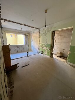 V Štúrove na predaj rozostavaný RD - 17