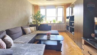 Na predaj priestranný 3-izbový byt 82 m2- blízko centra mest - 17