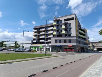Na predaj 3-izbový svetlý byt s veľkým balkónom - 17