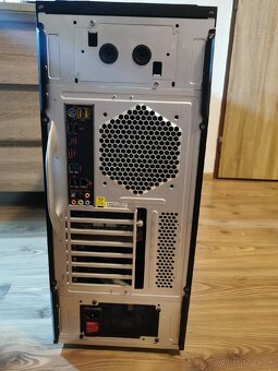 Predám straší počítač - nefunkčný - 17